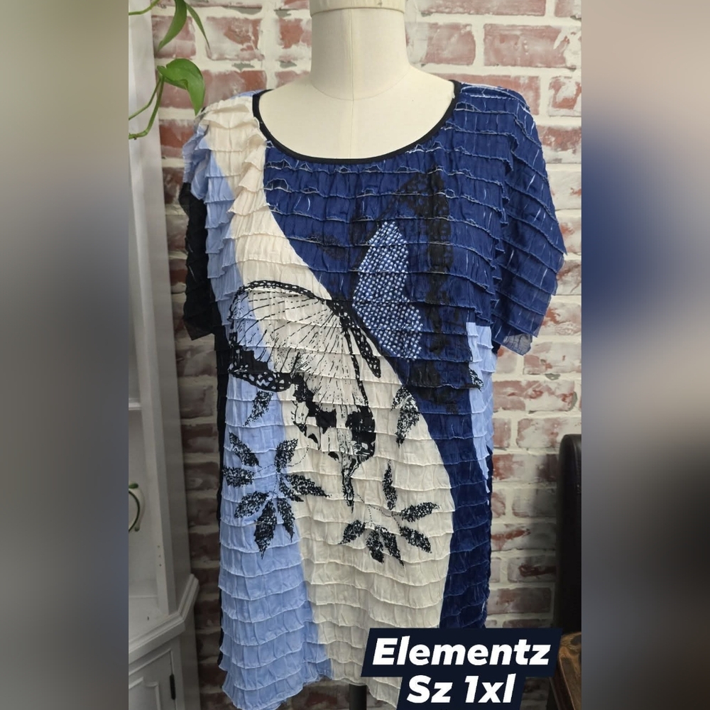 Elementz womens plus size top sz 1xl Blue butterfly